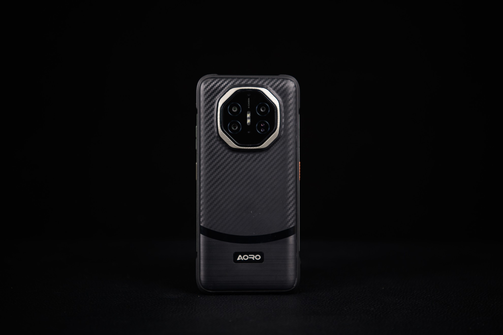 三款防爆对讲机搭载NFC功能，高像素屏幕清晰呈现