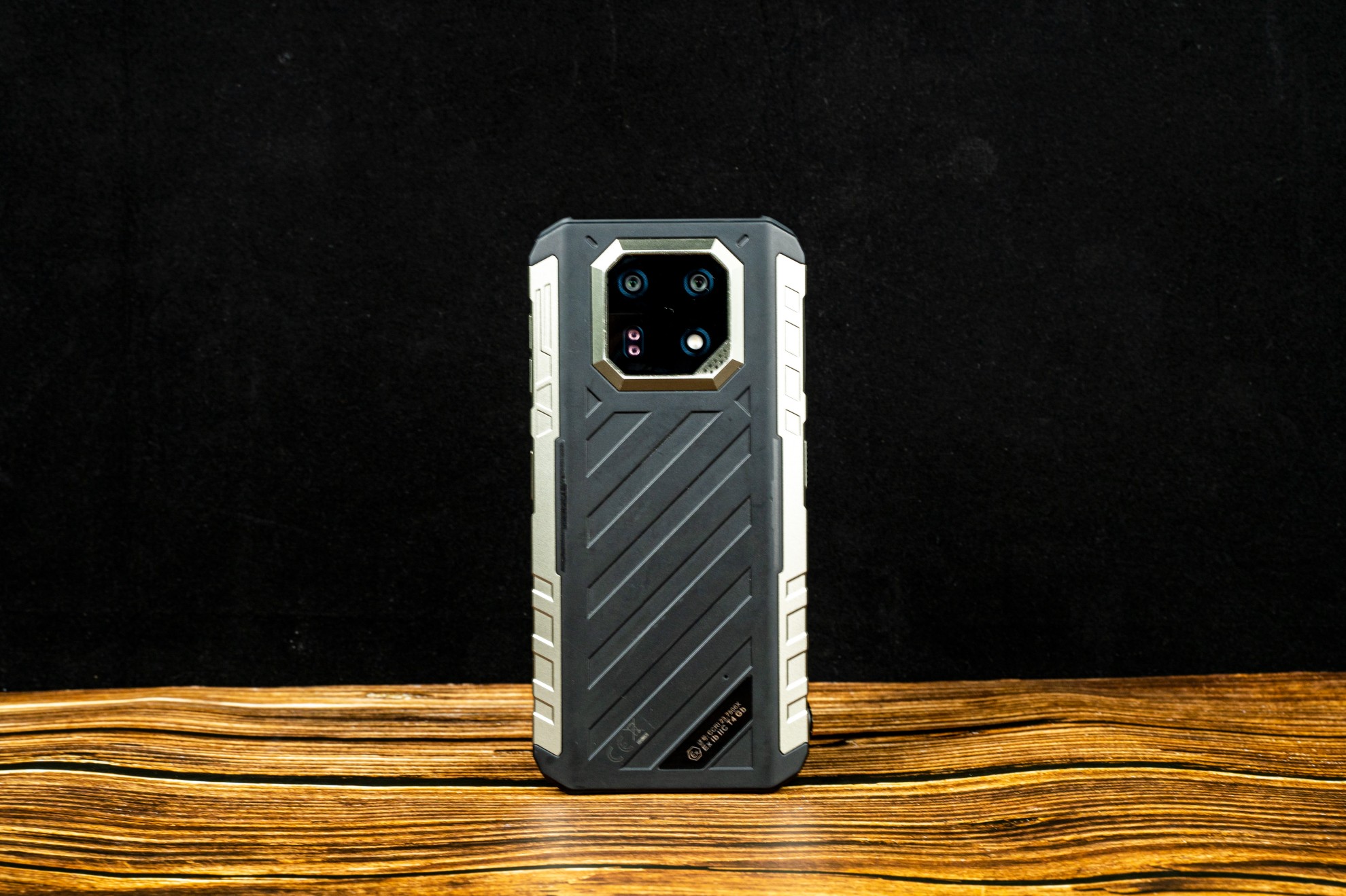 IP68/IP69K叠加本安认证，防爆手机筑牢危险作业场景数字安全底座