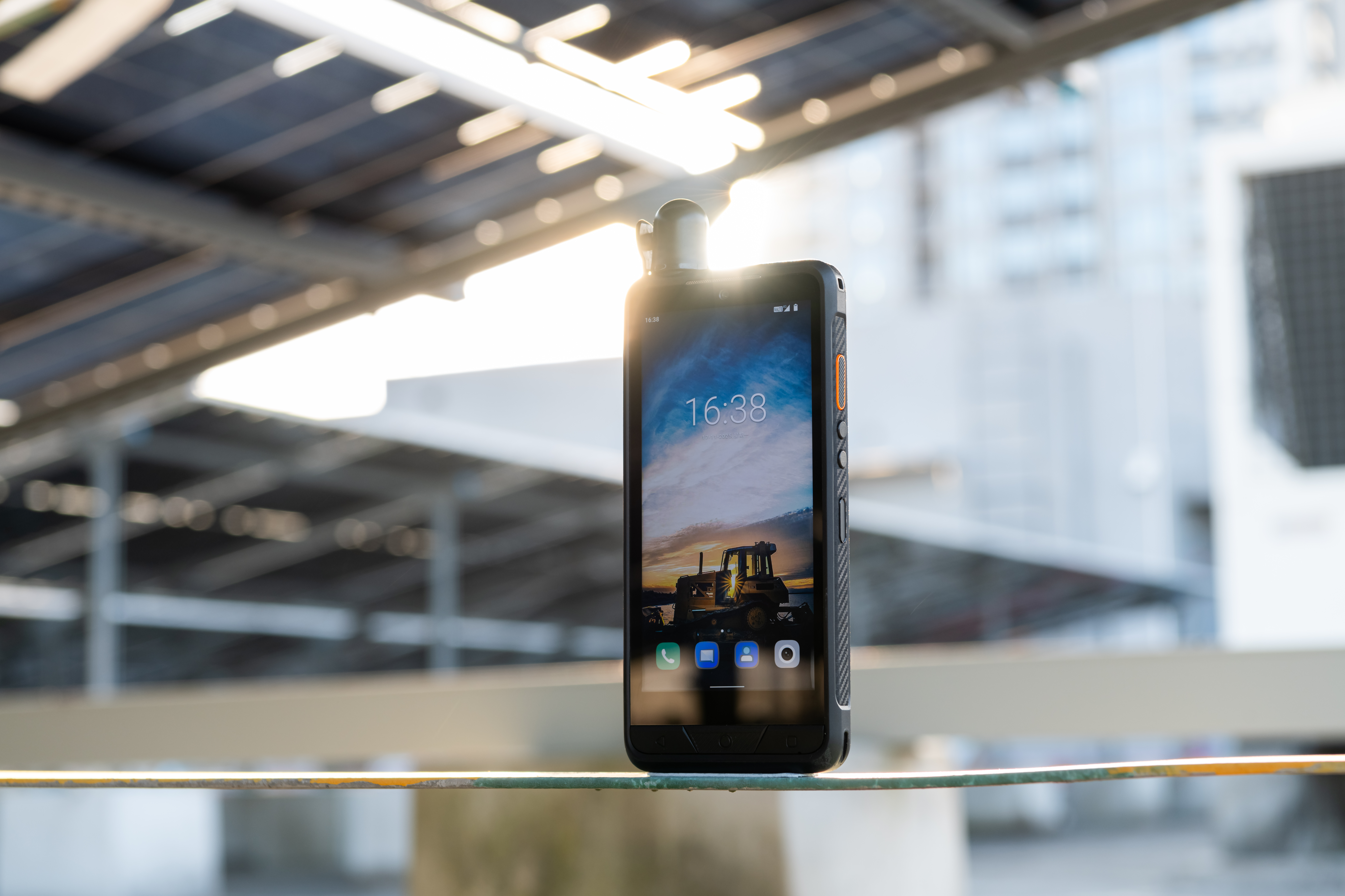 一线员工为何青睐遨游单北斗防爆手机?-深圳市遨游通讯设备有限公司