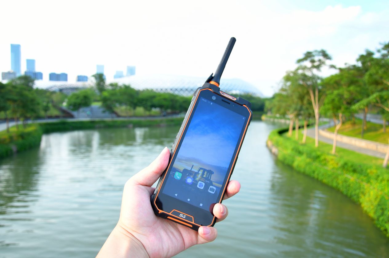 LTE专网防爆手机AORO M5-5G：5G全网通IP68防护