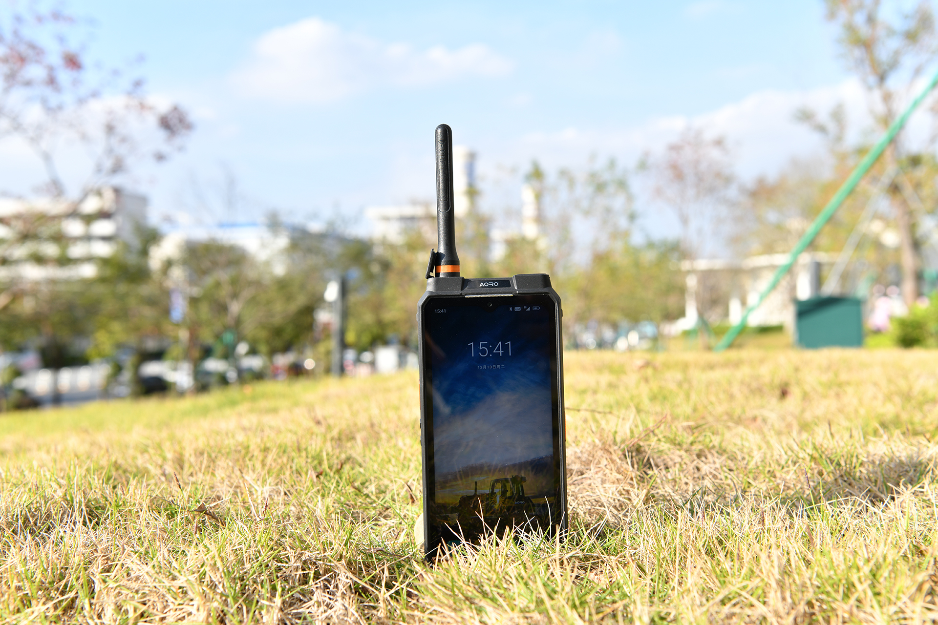 遨游M8防爆手机支持红外热成像功能，可以给客户提供SDK进行二次开发