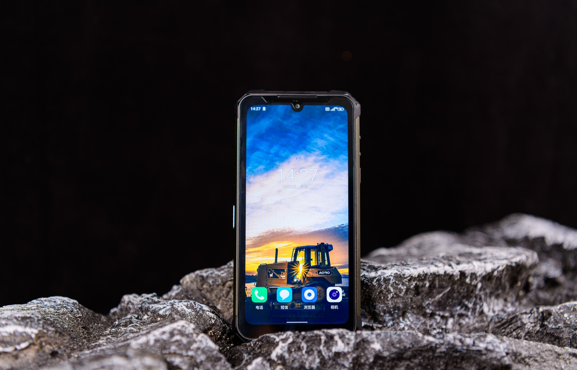 AORO A8防爆手机：IP68+6080mAh+POC，户外作业持久通讯