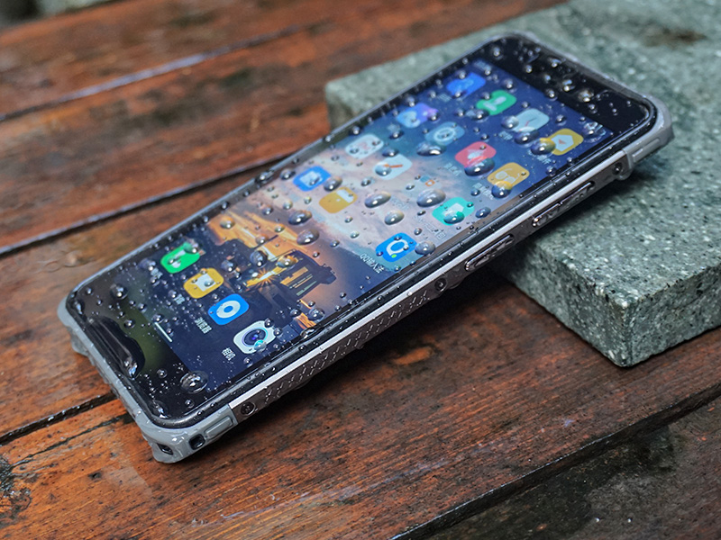 一台三防手机的跨界：比对讲机更懂手机，比手机更懂对讲机