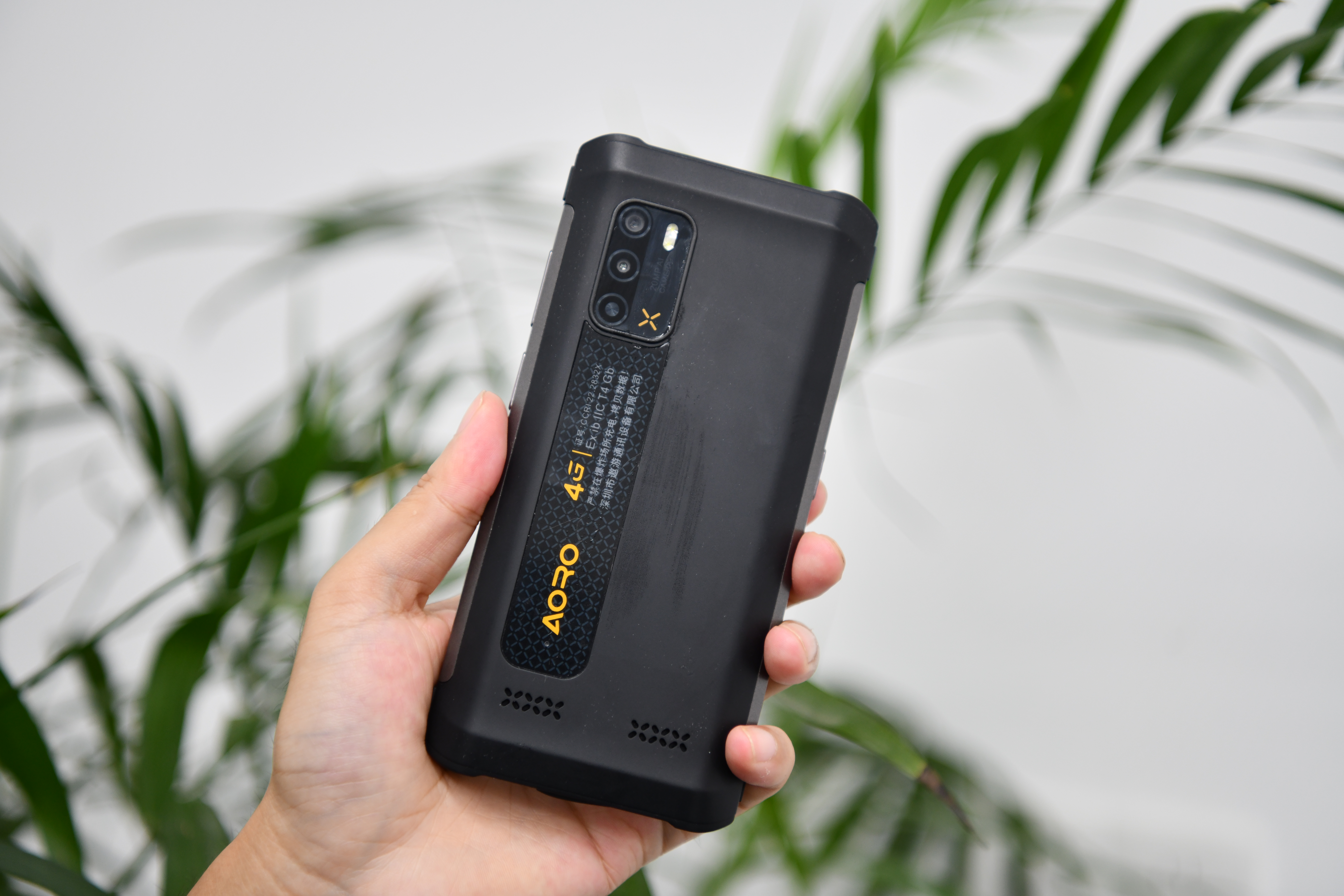 AORO A13三防手机：公网对讲+防尘防水防震+手套模式，建筑工地高效调度与巡检