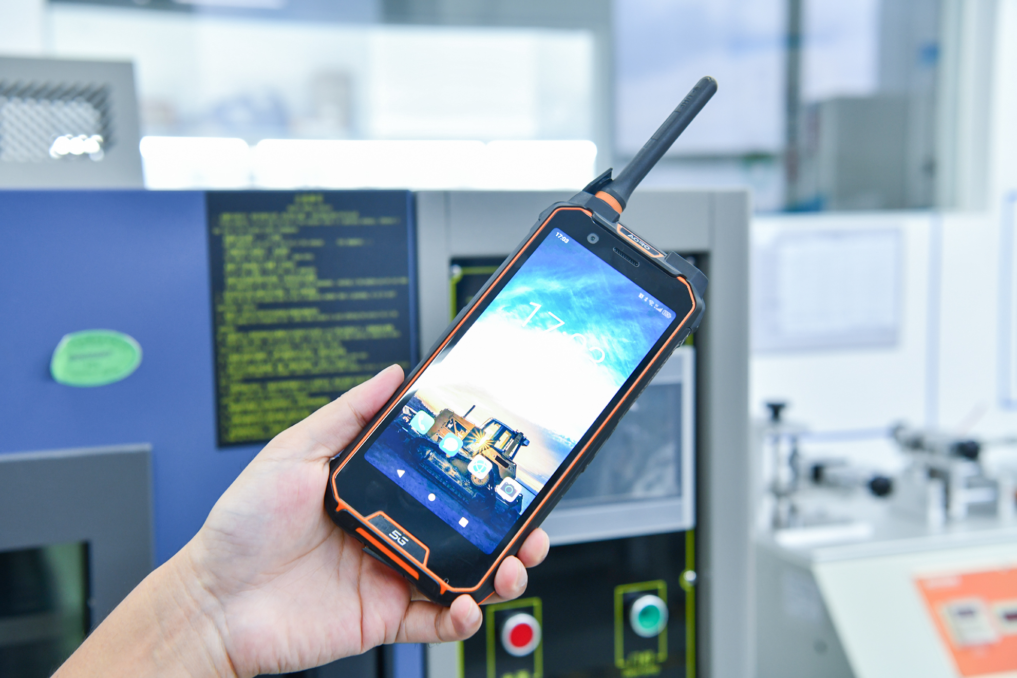 AORO M5 5G防爆手机：DMR+RFID身份证识别+POC，打通安全管控与高效调度